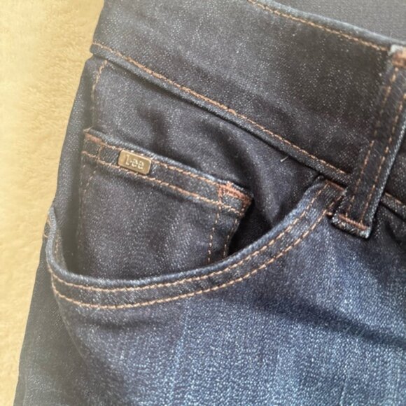 Lee NEW Straight Leg Mid Rise Regular Fit Flex Motion Stretch Jeans Pant 22W P - Picture 12 of 16